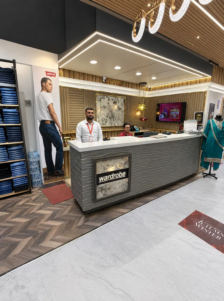 Billing counter staff 2, Wardrobe Mall Road, Amritsar
